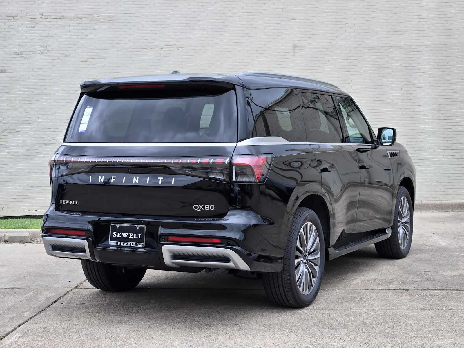New 2026 BLACK OBSIDIAN INFINITI Luxe 2WD image 3