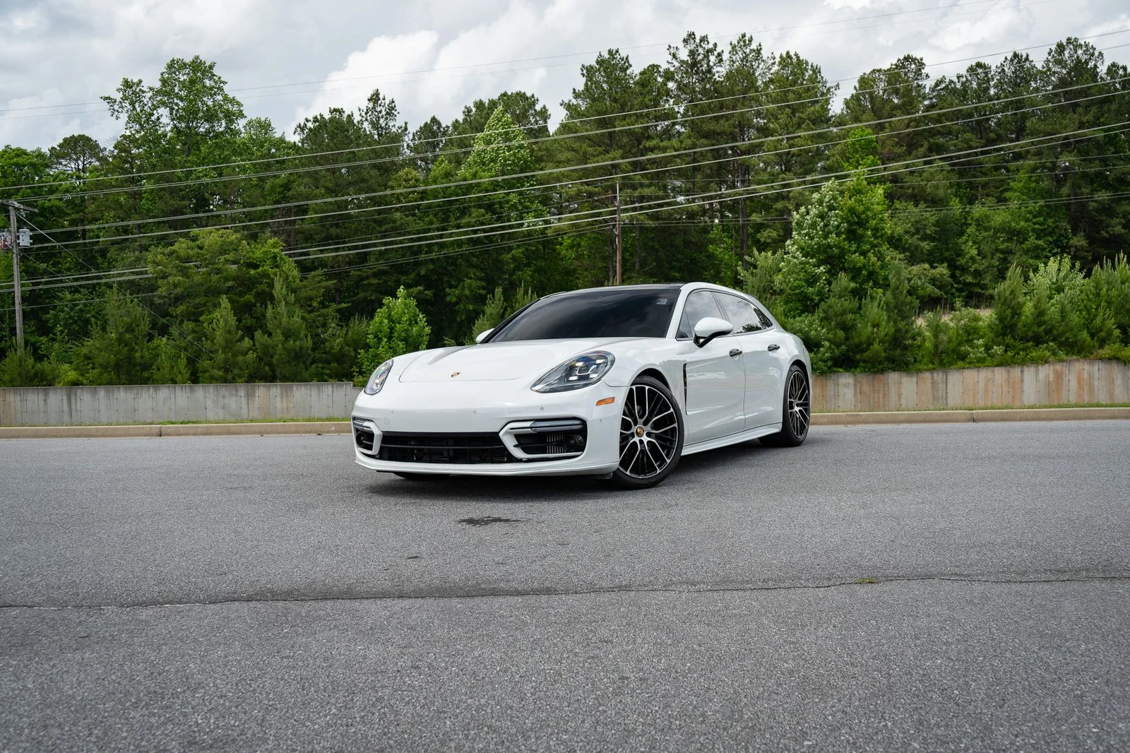2023 Porsche Panamera 4 Sport Turismo's photo
