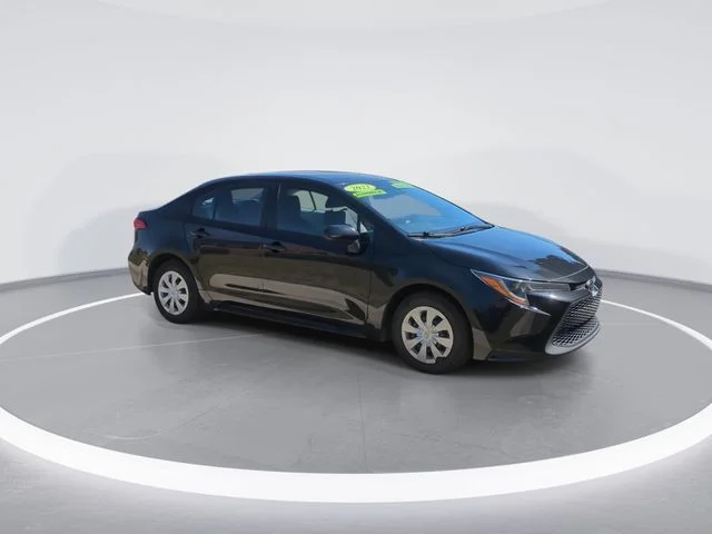 Used 2022 Black Toyota L image 9
