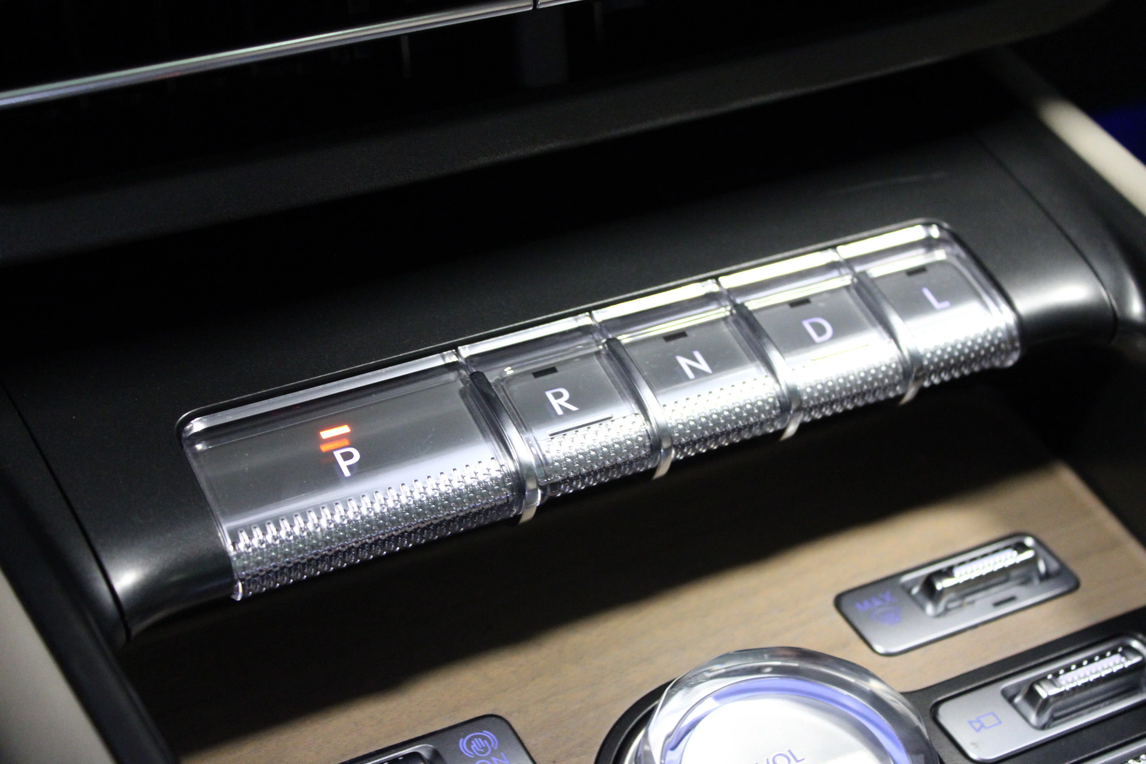 Used 2025 Black Metallic Lincoln Reserve image 23
