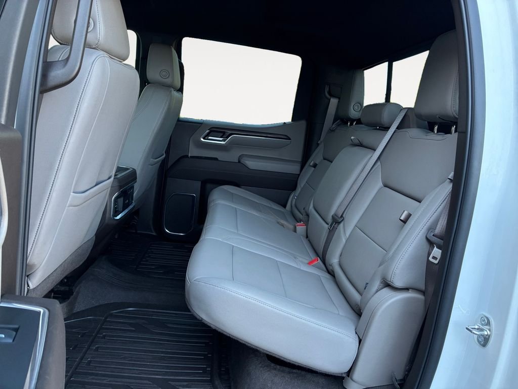 Used 2024 White GMC SLT image 13