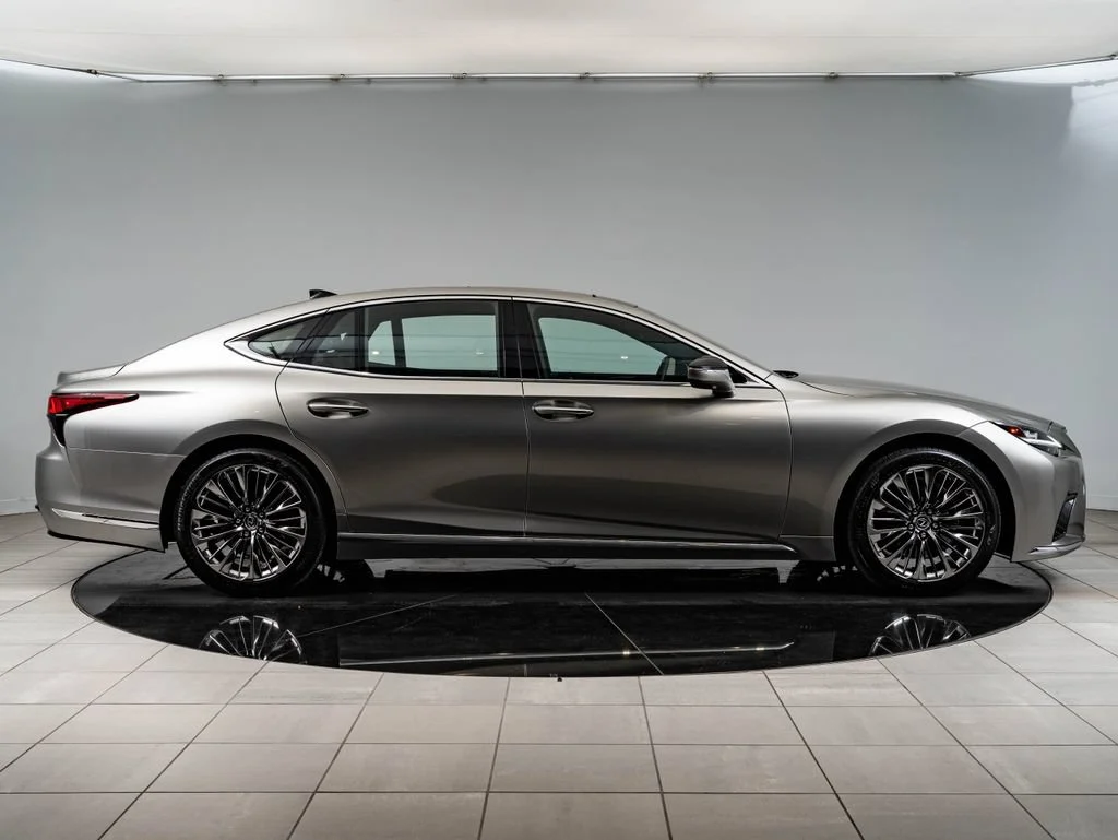 Used 2023 Atomic Silver Lexus 500 image 11