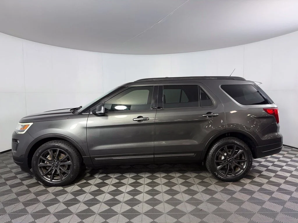 Used 2018 Gray Ford XLT image 8