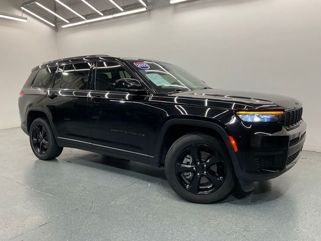 Used 2023 Black Jeep Altitude image 2