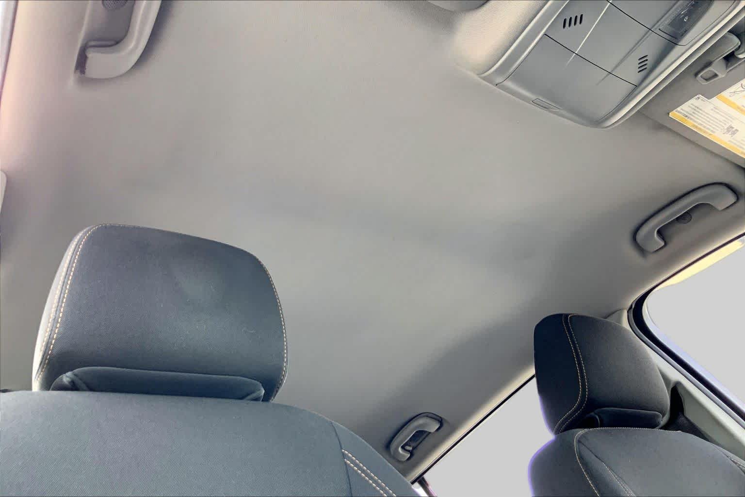 Used 2018 Graphite Gray Metallic GMC SLE image 14