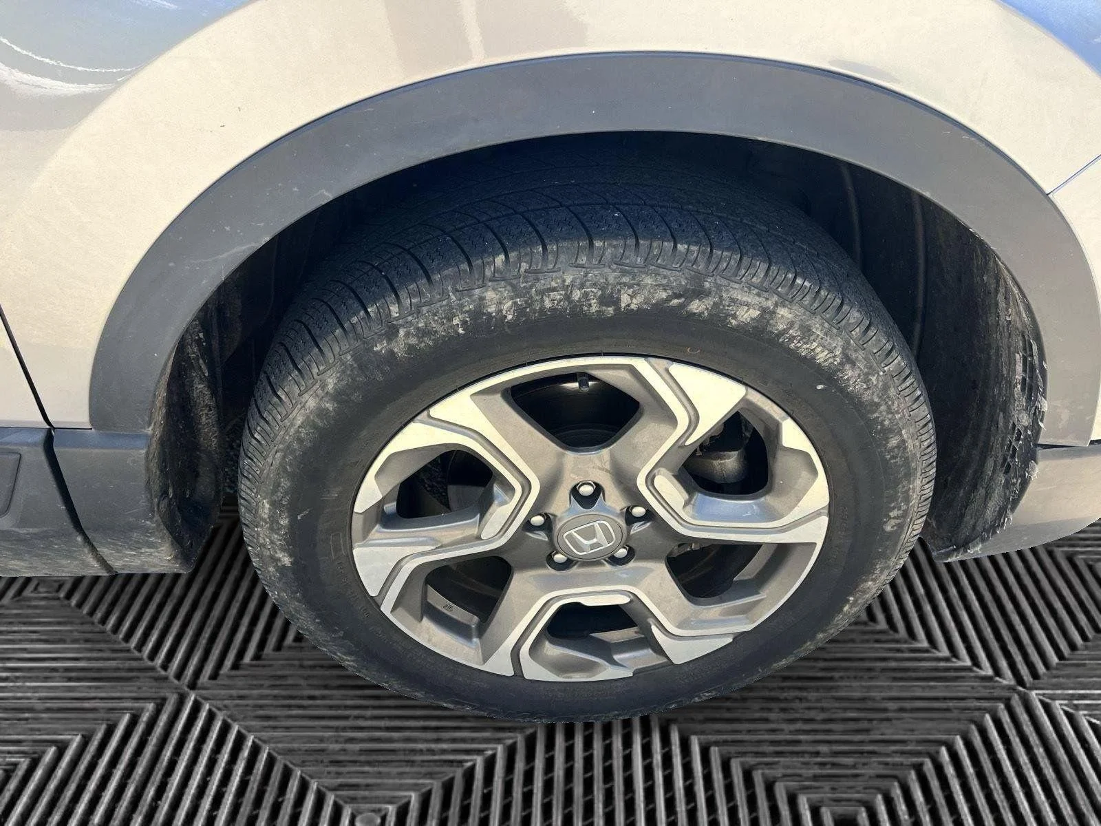 Used 2019 Lunar Silver Metallic Honda EX-L image 23