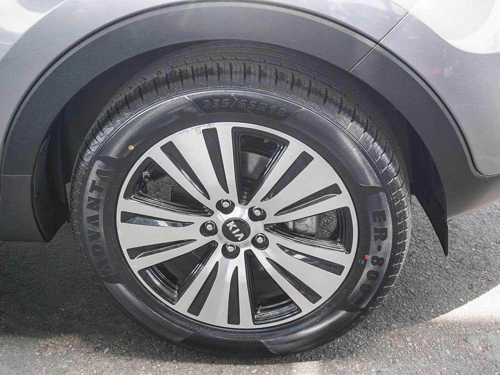 Used 2016 Silver Kia EX image 10