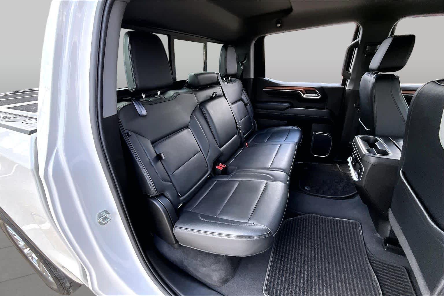 Used 2023 White Frost Tricoat GMC Denali image 20