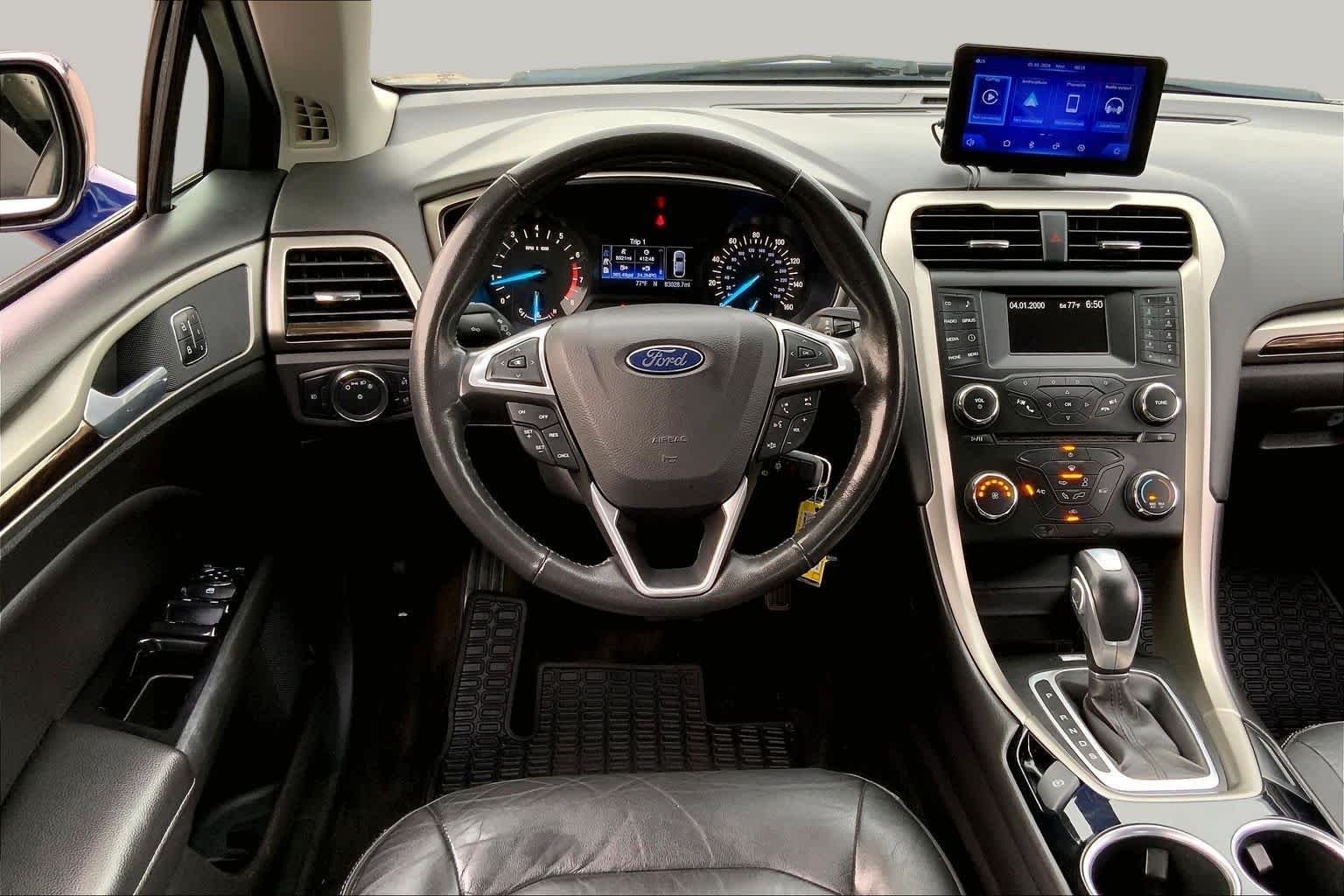 Used 2013 Deep Impact Blue Ford SE image 6