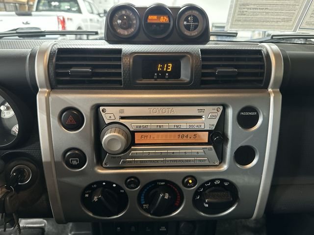 Used 2010  Toyota Base image 16