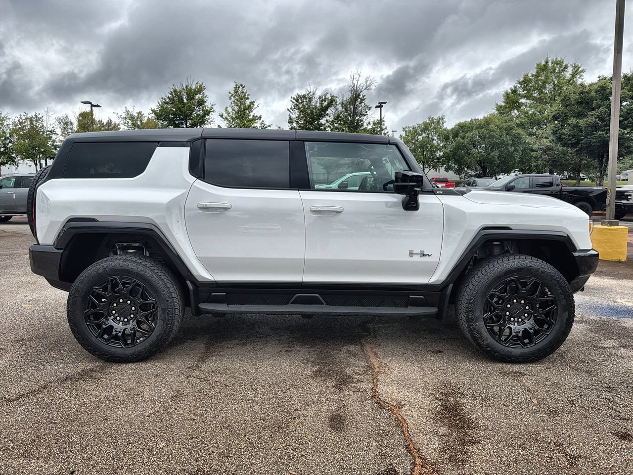 New 2026 Interstellar White GMC 2X image 9