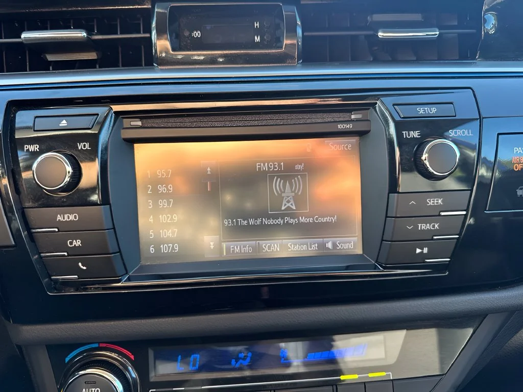 Used 2015 Blue Toyota S image 17