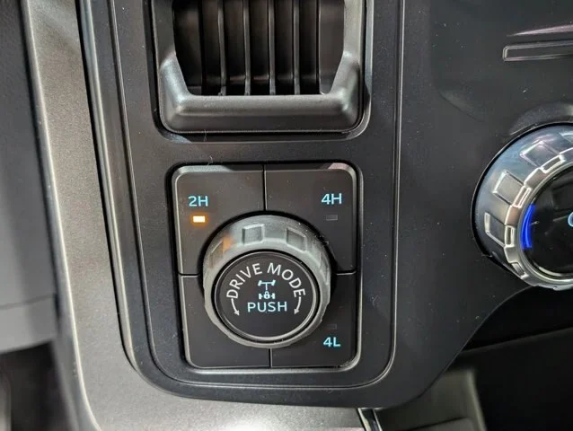 New 2026 Oxford White Ford XLT image 45