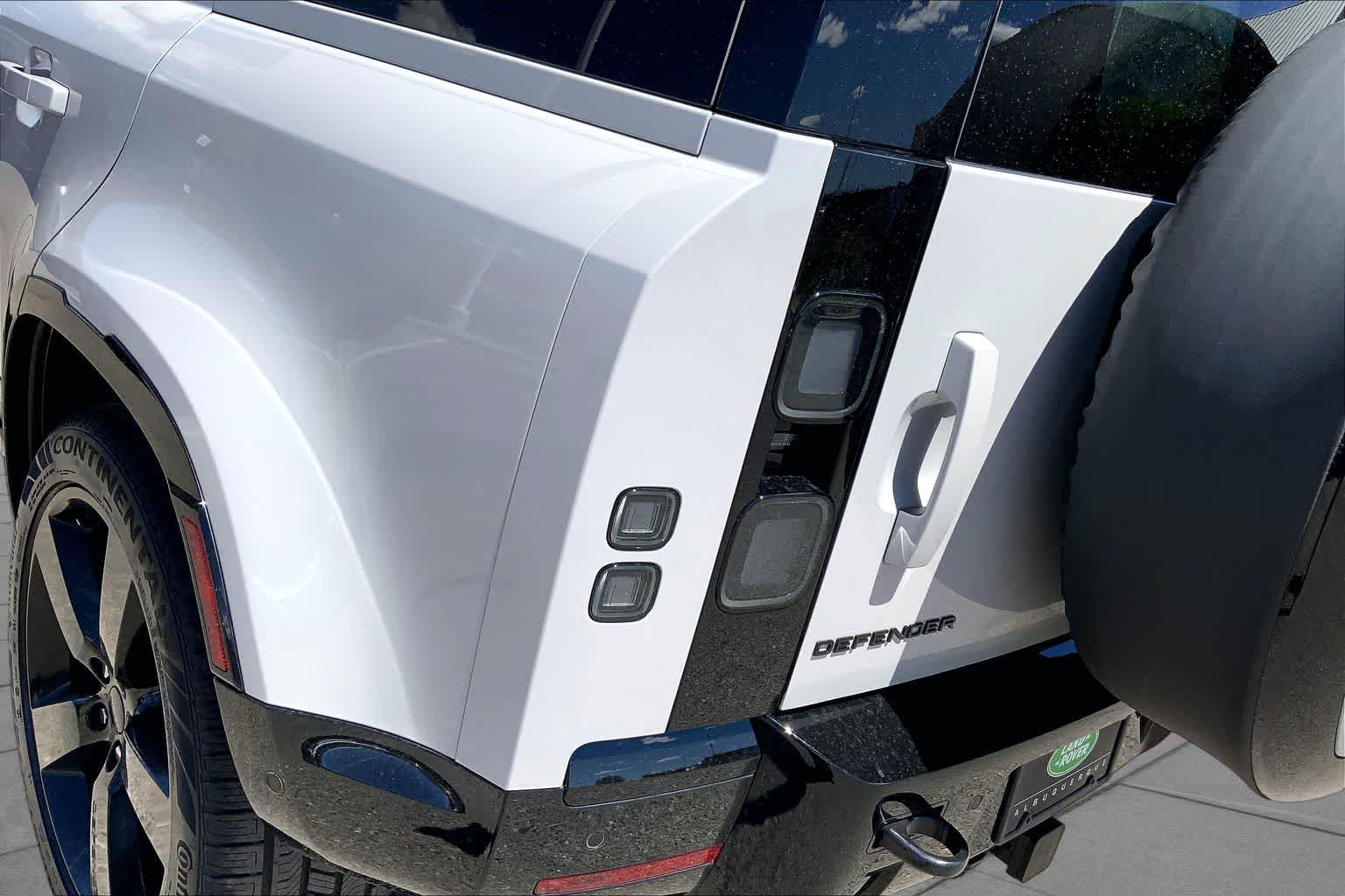 New 2026 Borasco Grey Land Rover X-Dynamic SE image 14