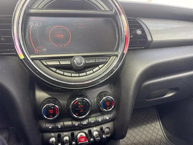 Used 2018 Silver MINI Base image 9