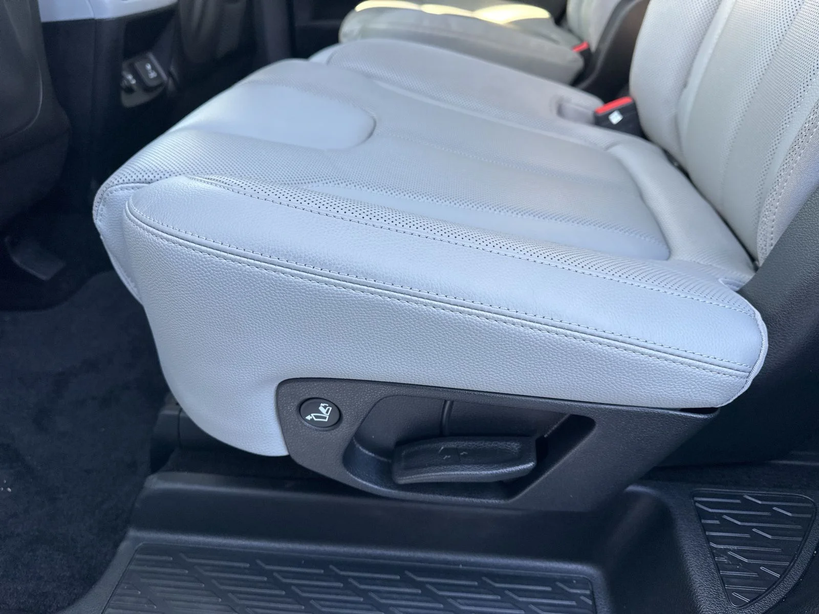 Used 2021 White Hyundai SEL image 20