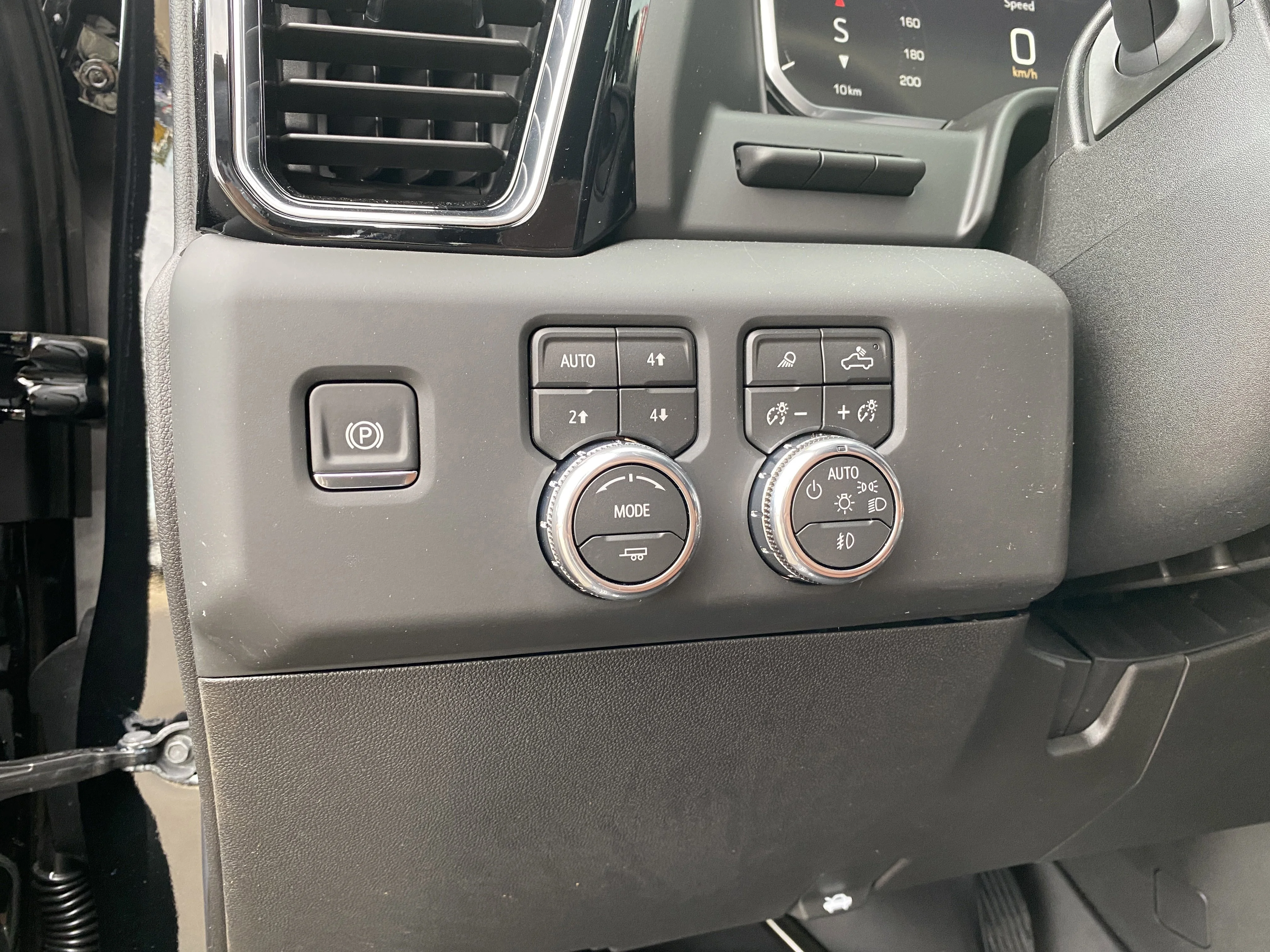 New 2026 ONYX BLACK GMC Denali Ultimate image 27