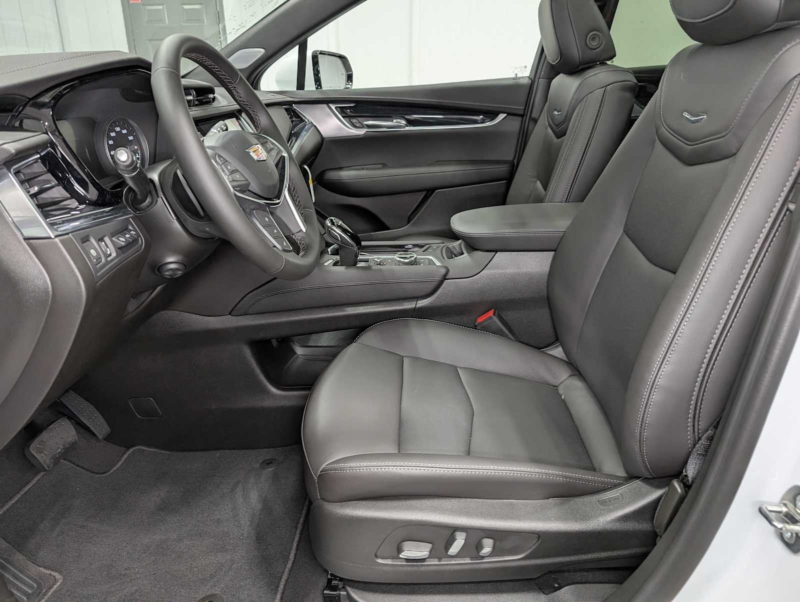 2025 Cadillac XT5 Premium Luxury photo 4