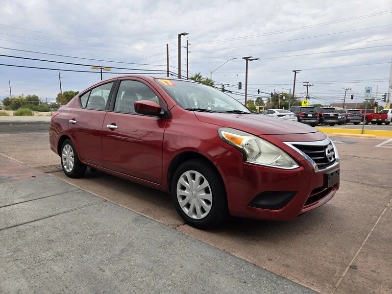 Used 2017 Red Nissan S image 4
