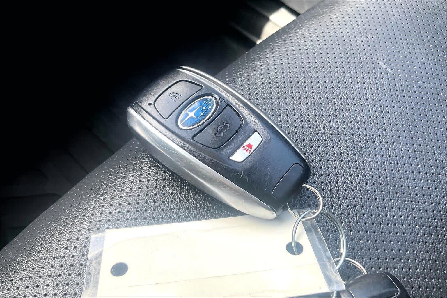 Used 2020 Crystal White Pearl Subaru Limited image 15