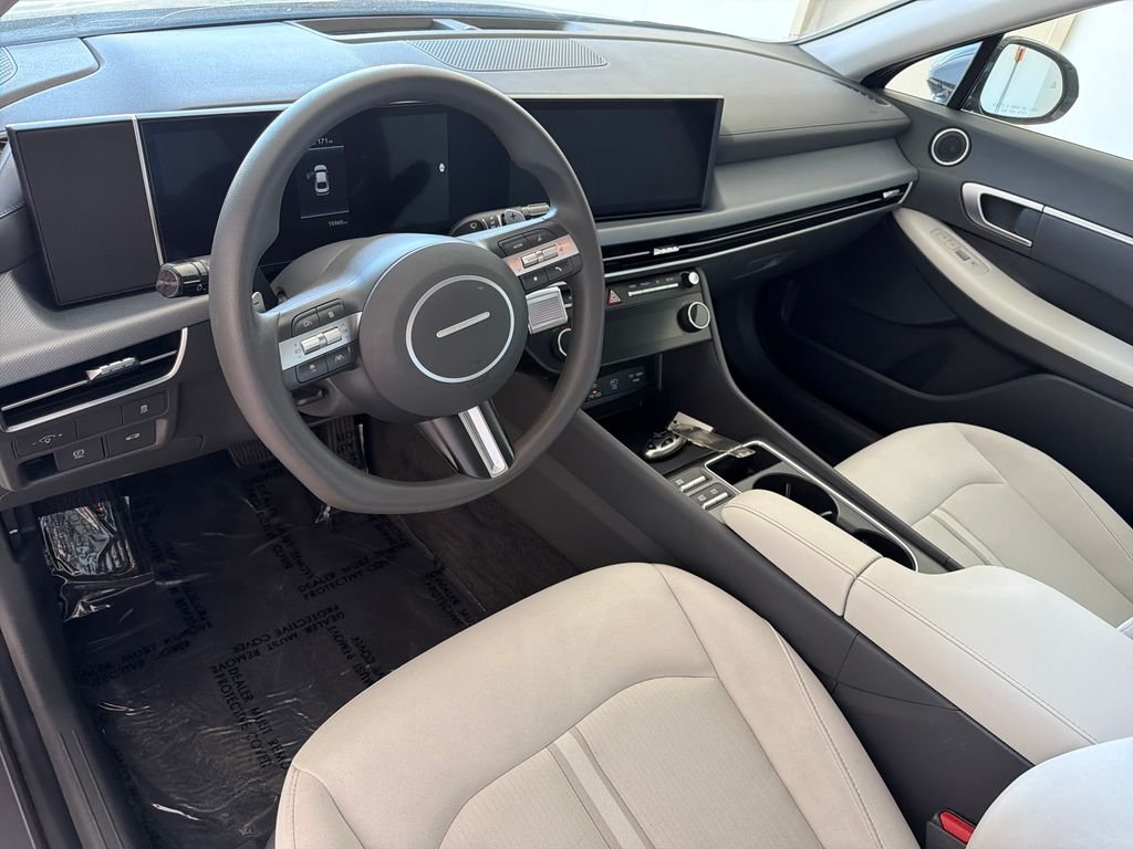 Used 2025 Blue Hyundai SEL image 16
