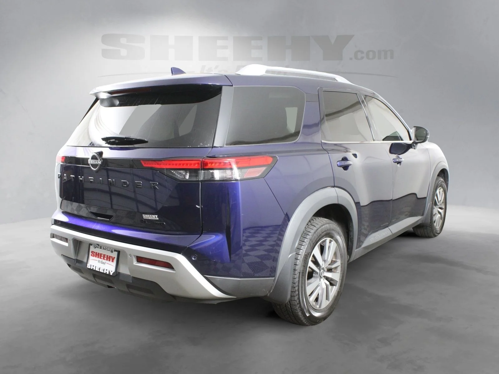 Used 2022 Blue Nissan SL image 7