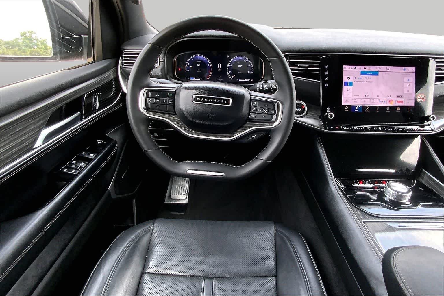 Used 2024 Diamond Black Crystal Pearlcoat Jeep Series II image 6