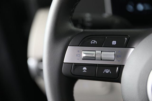 Used 2026 Gray Hyundai SEL Premium image 4