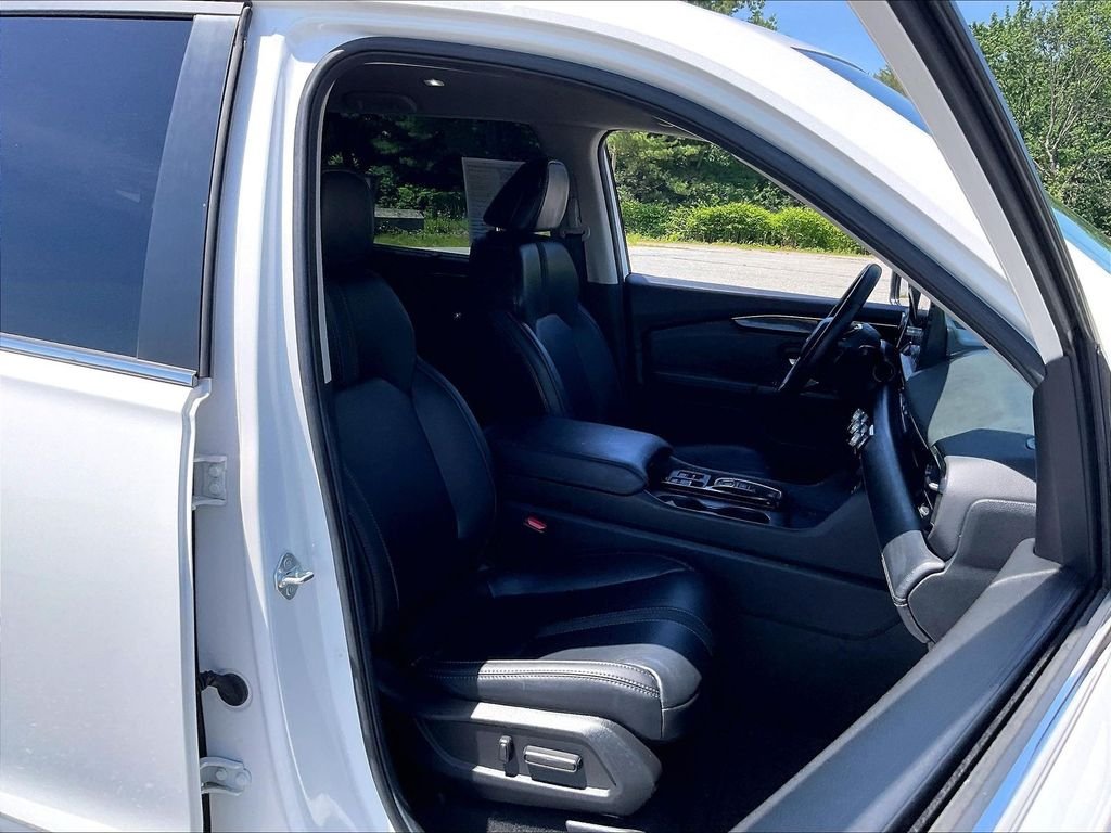 Certified Used 2025 White Honda EX-L image 11