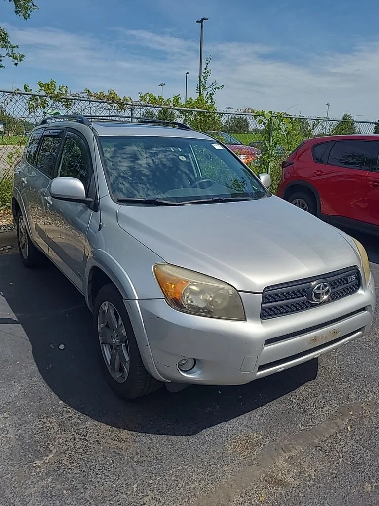 Used 2008 Silver Toyota Sport image 2