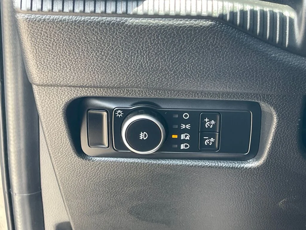 Used 2025 Shadow Black Ford XLT image 21