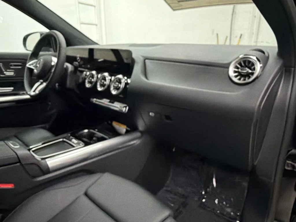 New 2026 Black Mercedes-Benz GLA 250 image 29