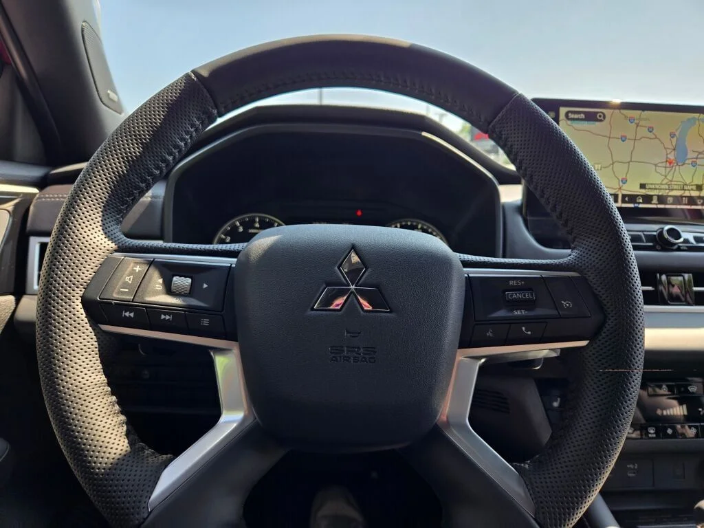 New 2026 Red Mitsubishi LE image 28