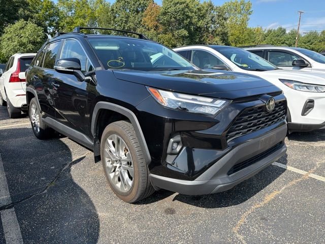 Used 2025 Black Toyota XLE Premium image 1