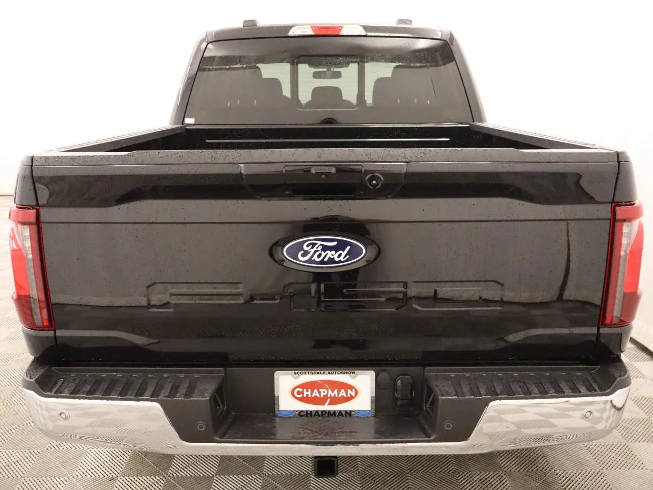 New 2026 Agate Black Metallic Ford XLT image 5