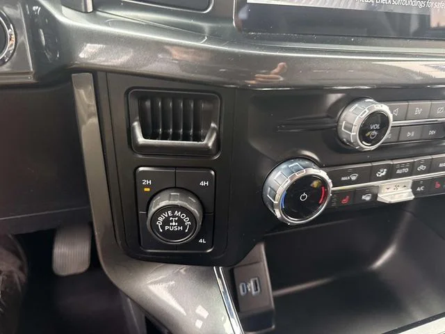 Used 2023 White Ford XLT image 32