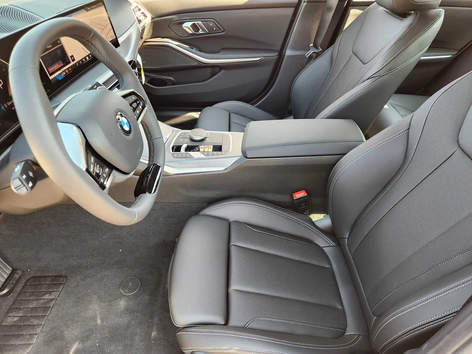 New 2026 Arctic Race Blue metallic BMW 330i NA image 4