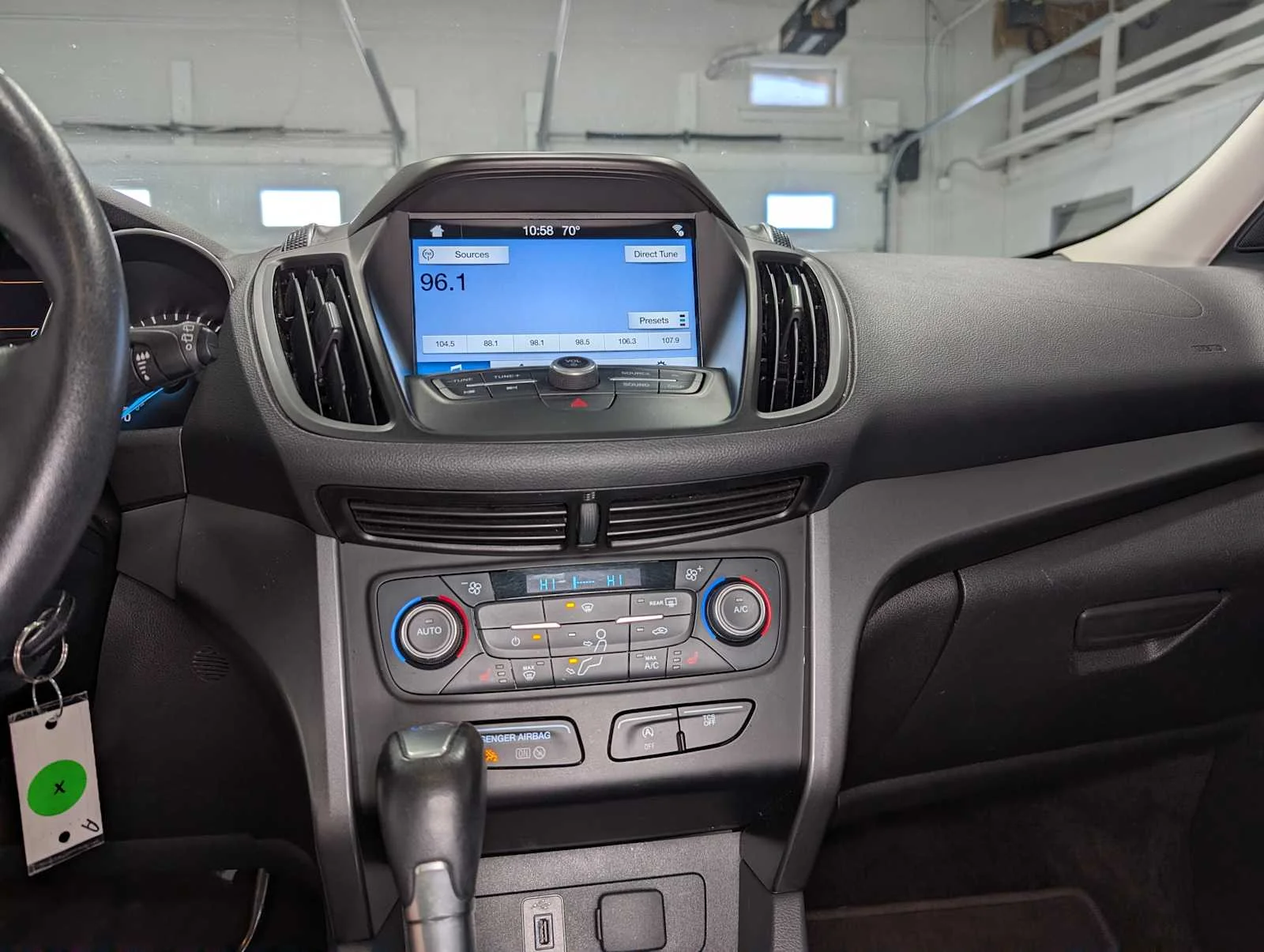 Used 2017 White Platinum Metallic Tri-Coat Ford SE image 32