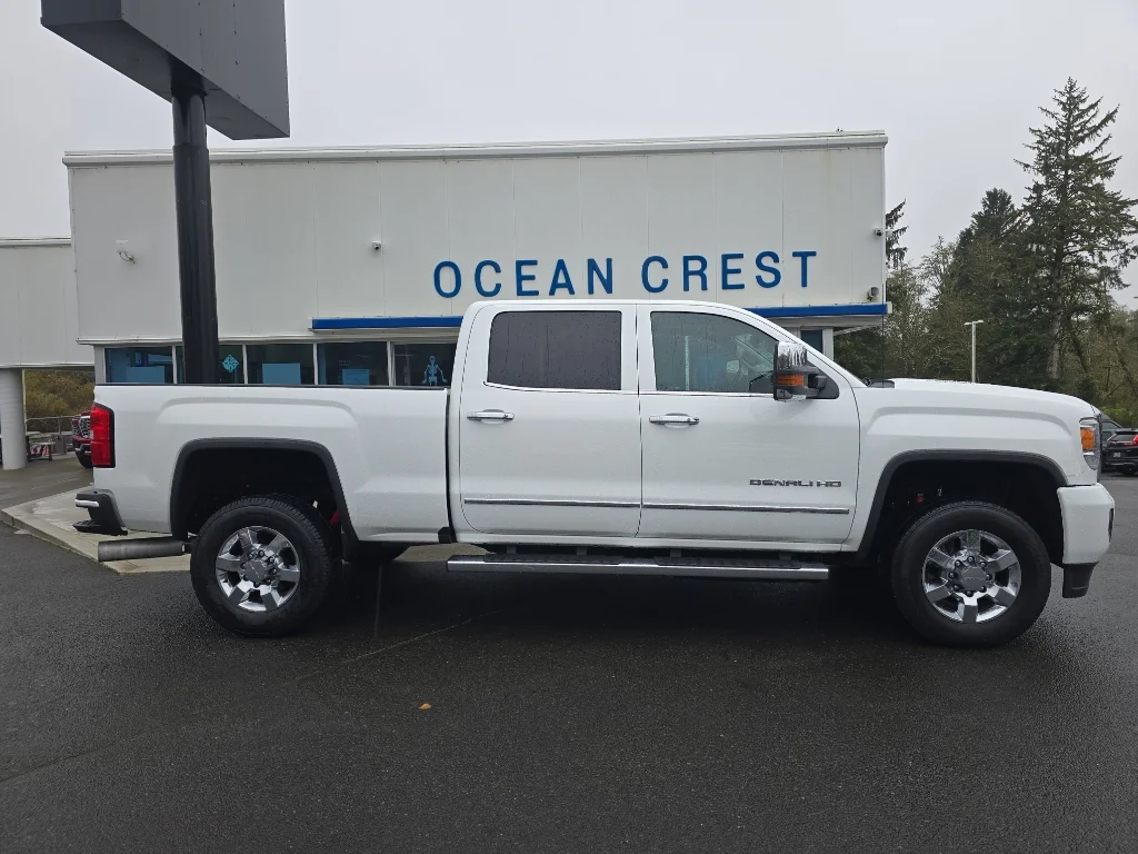 2016 GMC Sierra 4WD Crew Cab Standard Box Denali's photo