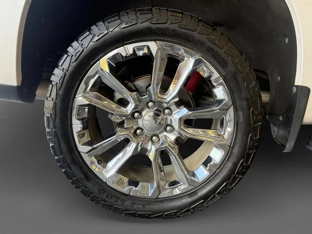 Used 2021 IRIDESCENT PEARL TRICOAT Chevrolet High Country image 11