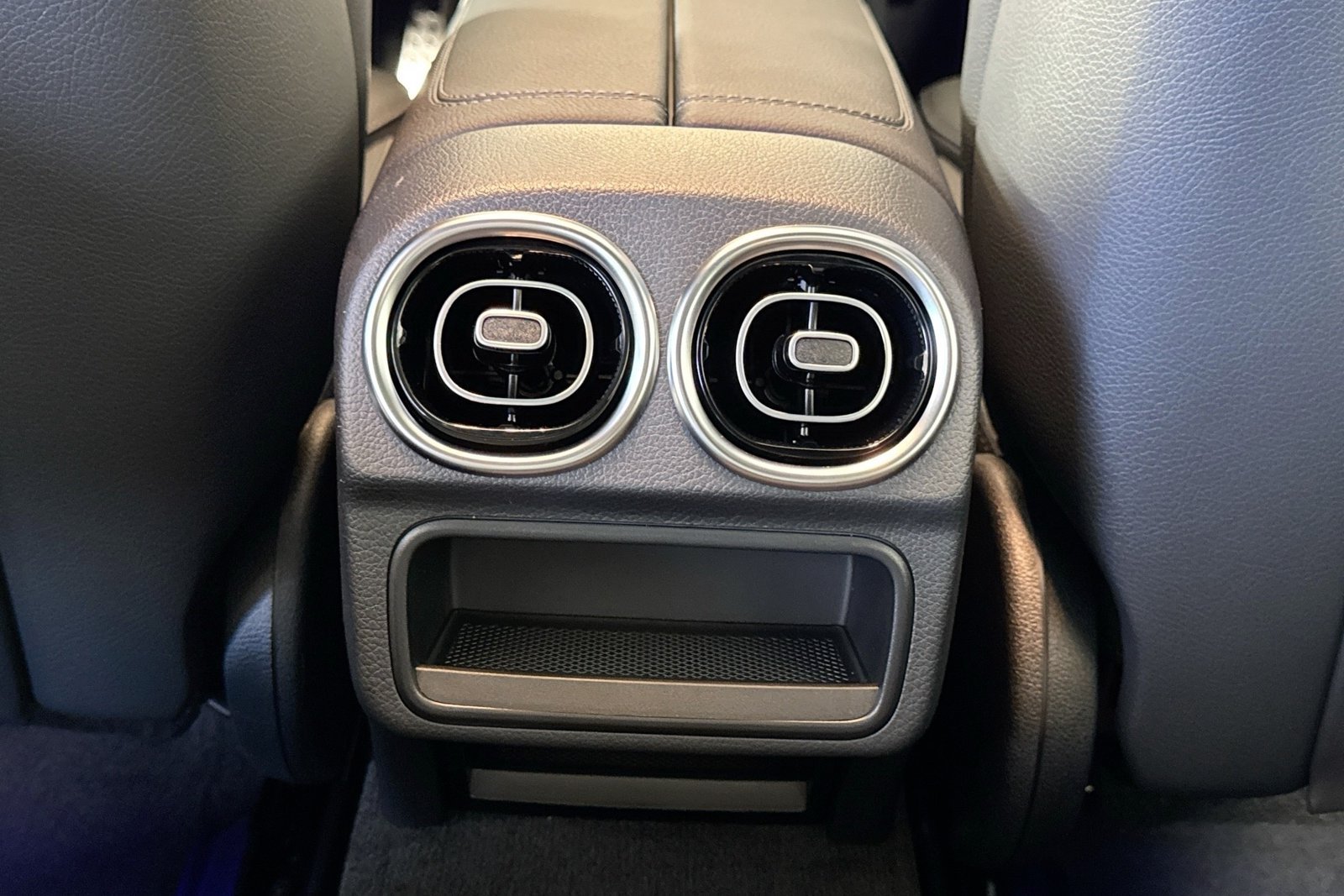 New 2026 Twilight Blue Metallic Mercedes-Benz C 300 image 23