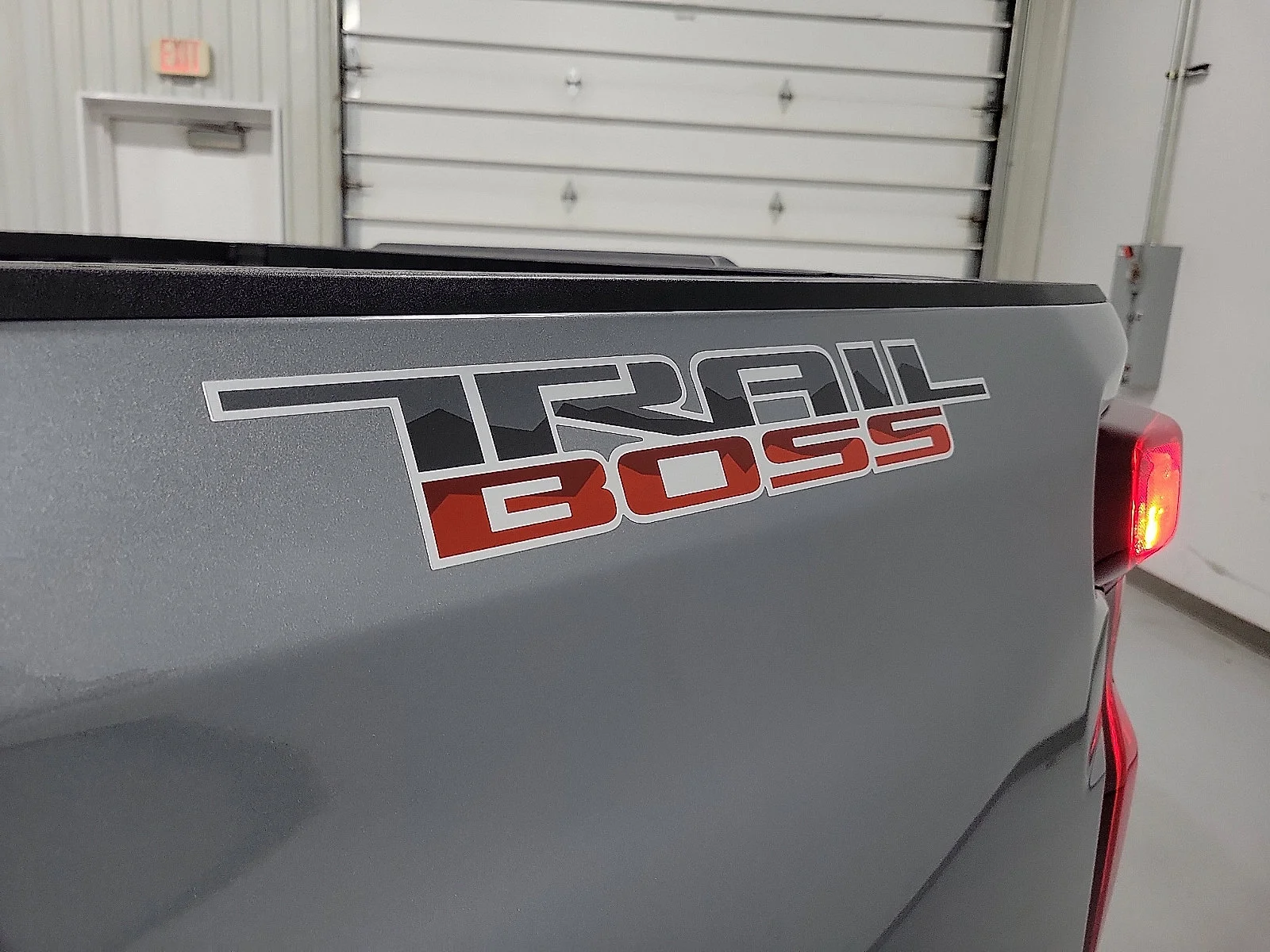 Used 2025 Sterling Gray Metallic Chevrolet LT Trail Boss image 19