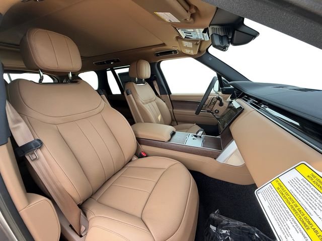 New 2026 Eiger Grey Land Rover SE image 16