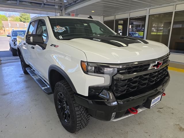 Used 2025 White Chevrolet ZR2 image 7