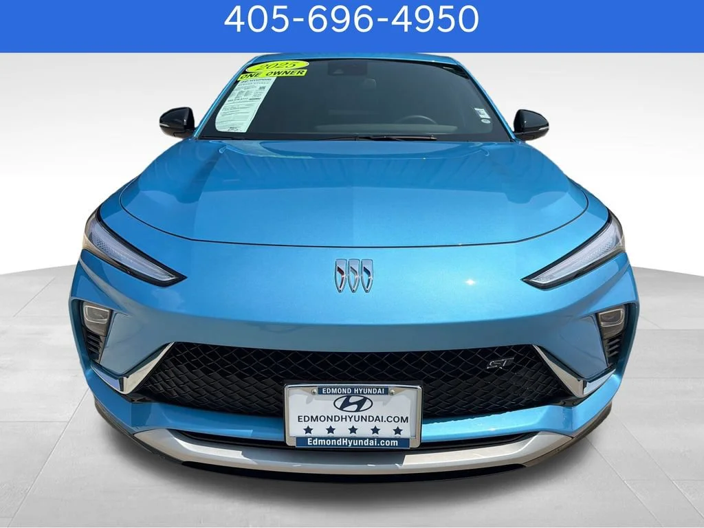 Pre-Owned 2025 Buick Envista Sport Touring