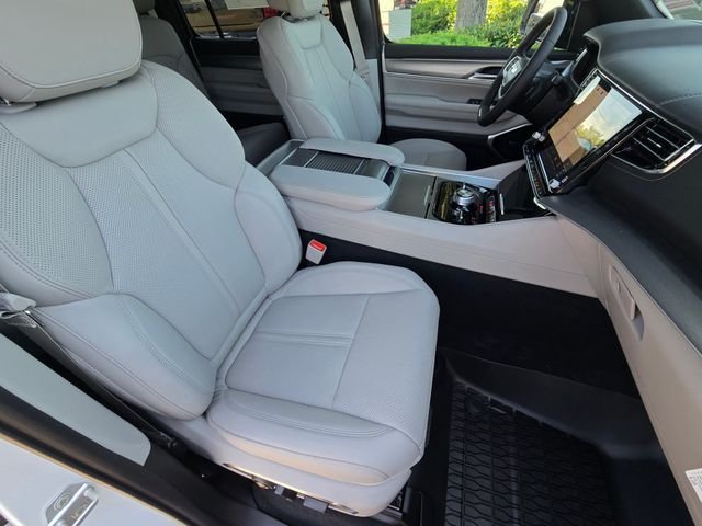 New 2026 Bright White Clearcoat Jeep Limited Reserve image 25
