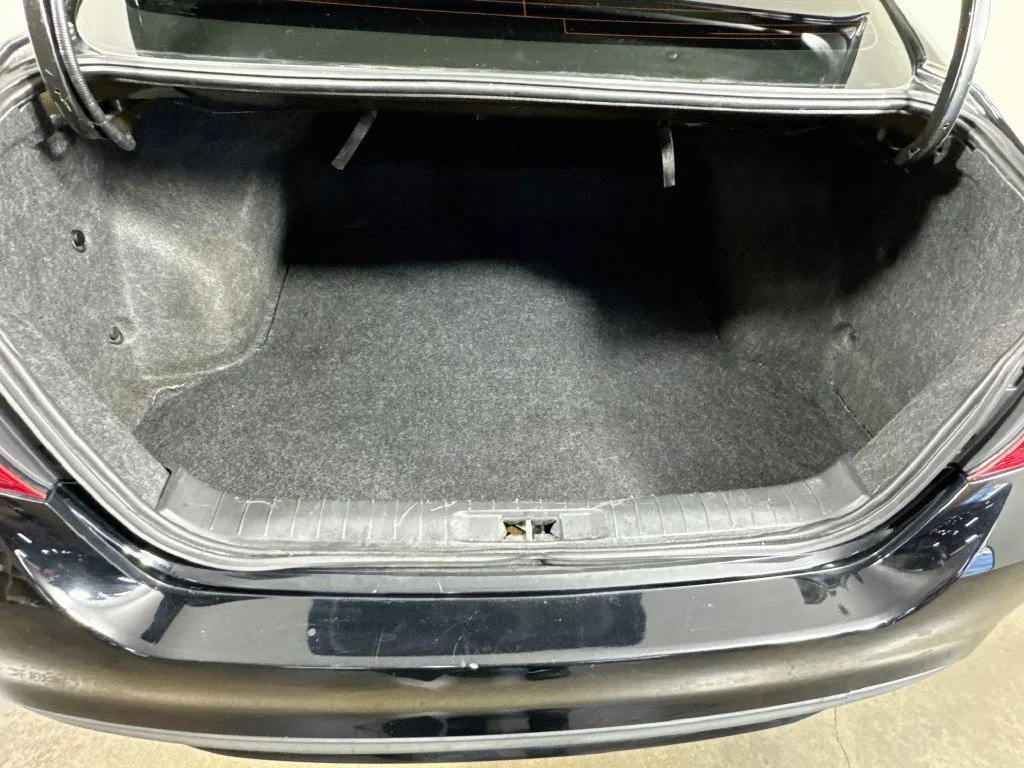 Used 2016 Black Nissan 3.5 SL image 32