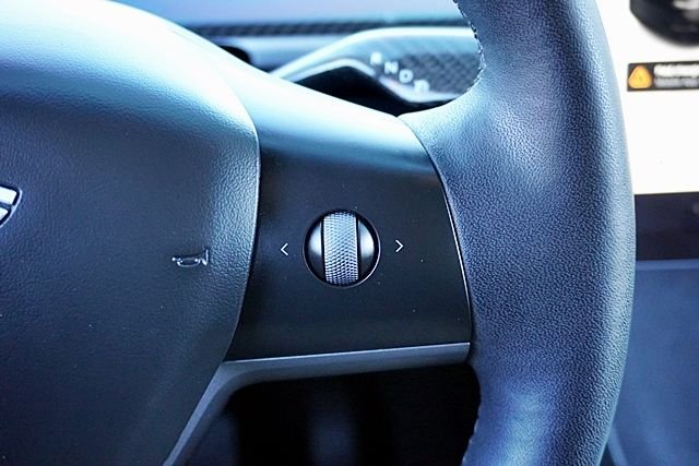 Used 2023  Tesla Long Range image 41