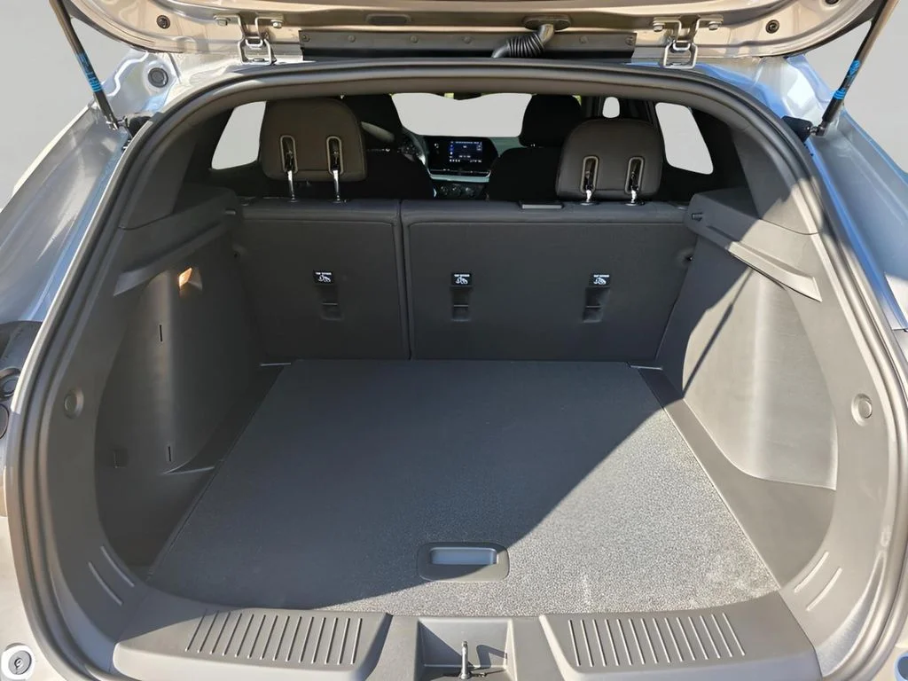 Used 2025 Sterling Gray Metallic Chevrolet 1RS image 8