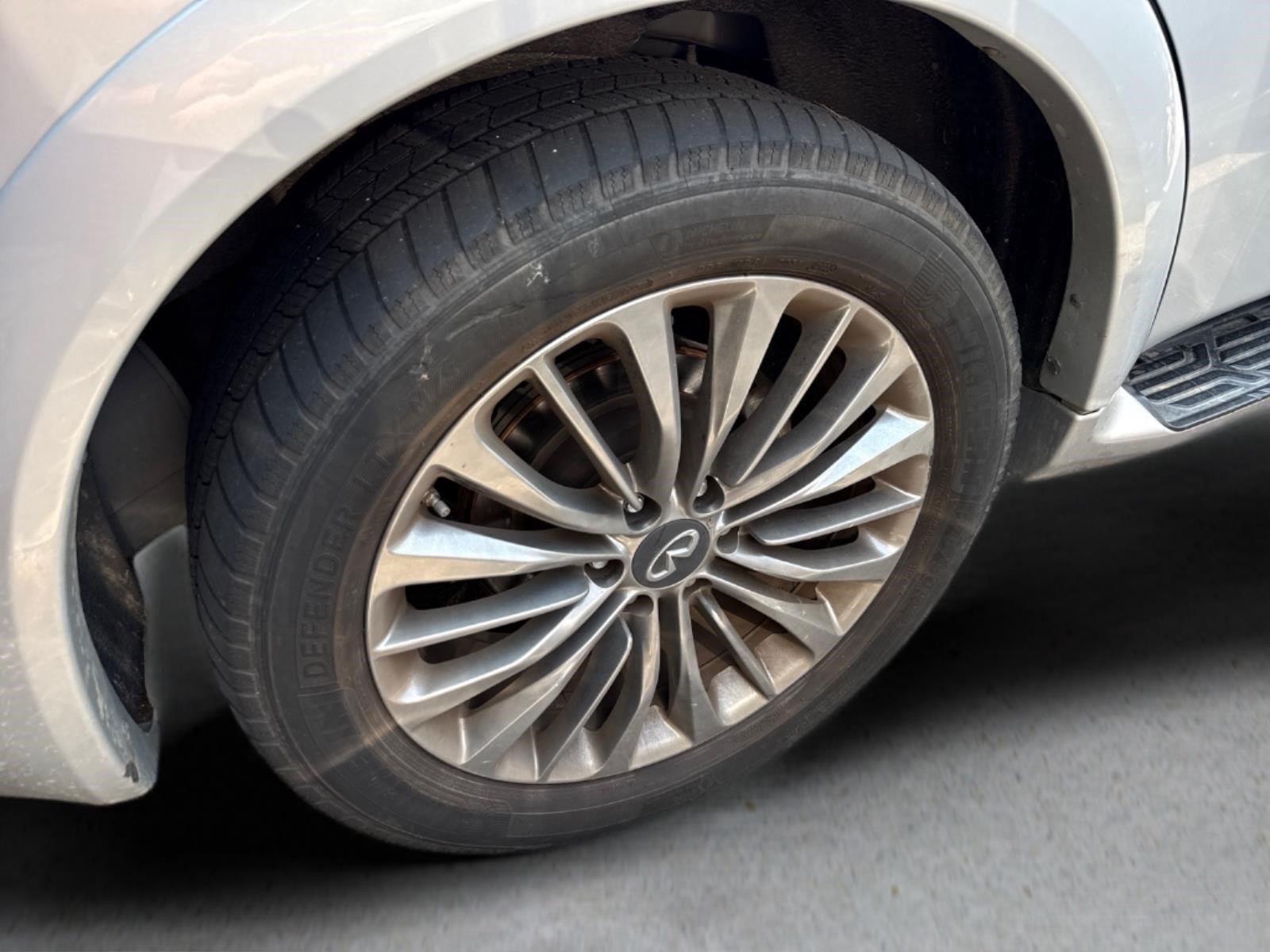 Used 2019  INFINITI  image 13